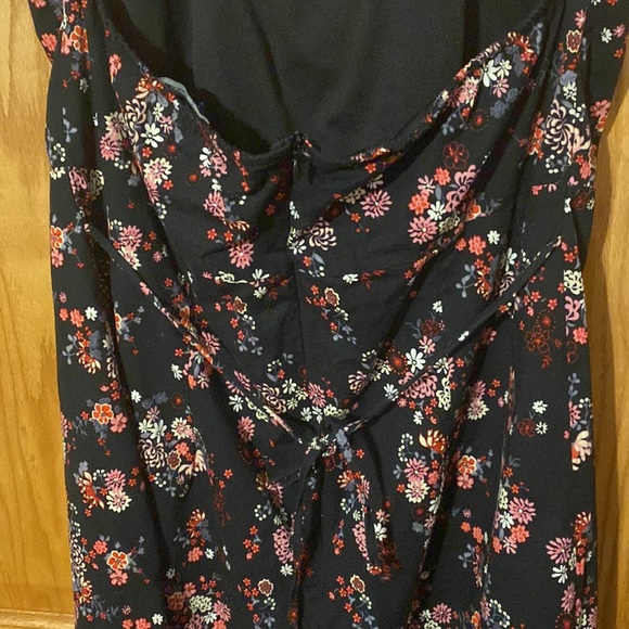 Thyme Maternity -Tie up Halter dress - Picture 4 of 5